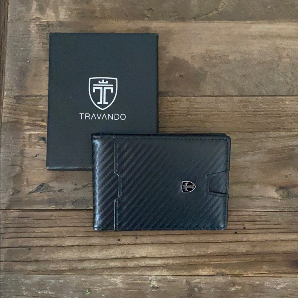 Men’s Bifold Wallet *NWT*